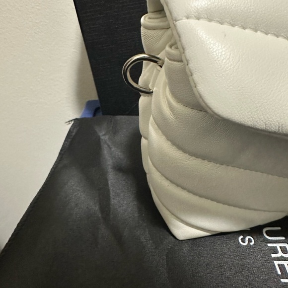 Saint Laurent White Quilted Shoulder Bag - Picture 3 of 3
